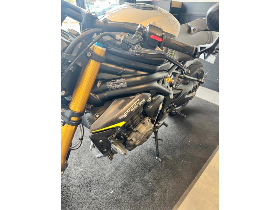 TRIUMPH SPEED TRIPLE 1200 RS