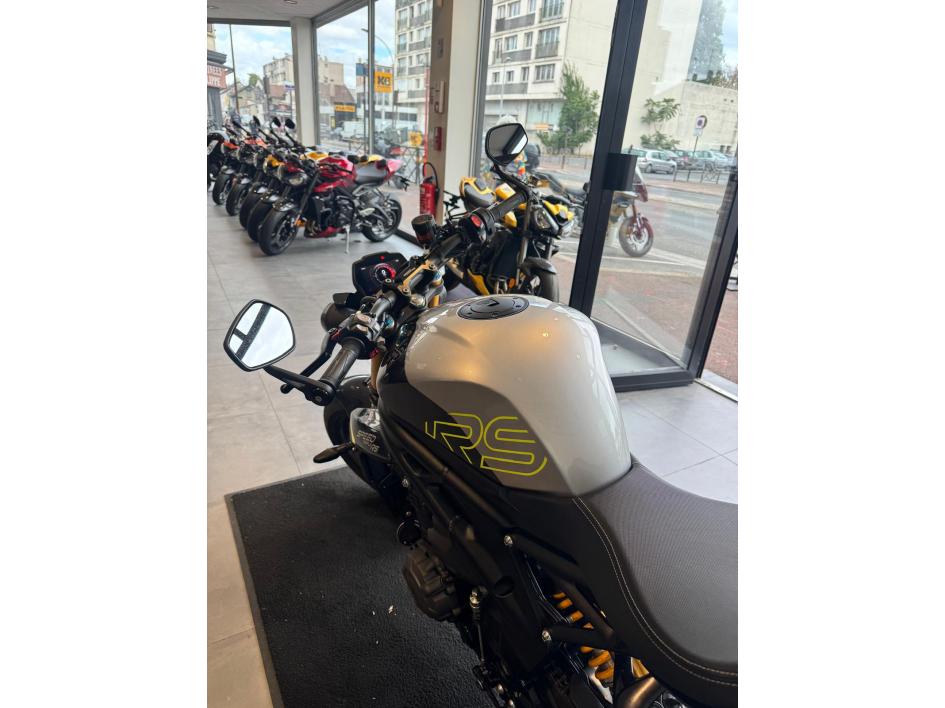 TRIUMPH SPEED TRIPLE 1200 RS