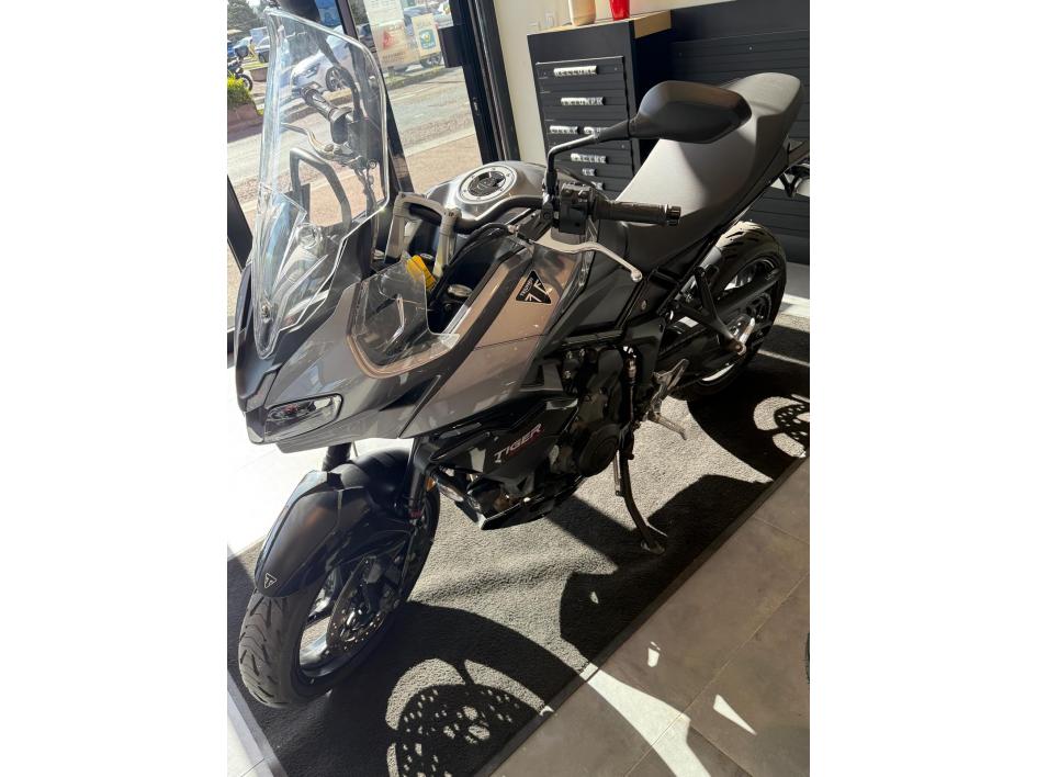 Triumph Tiger 800 – 2025 – 1ère main – Accessoirisée