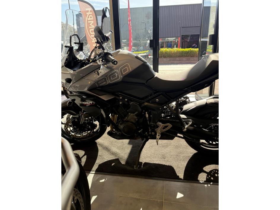 Triumph Tiger 800 – 2025 – 1ère main – Accessoirisée
