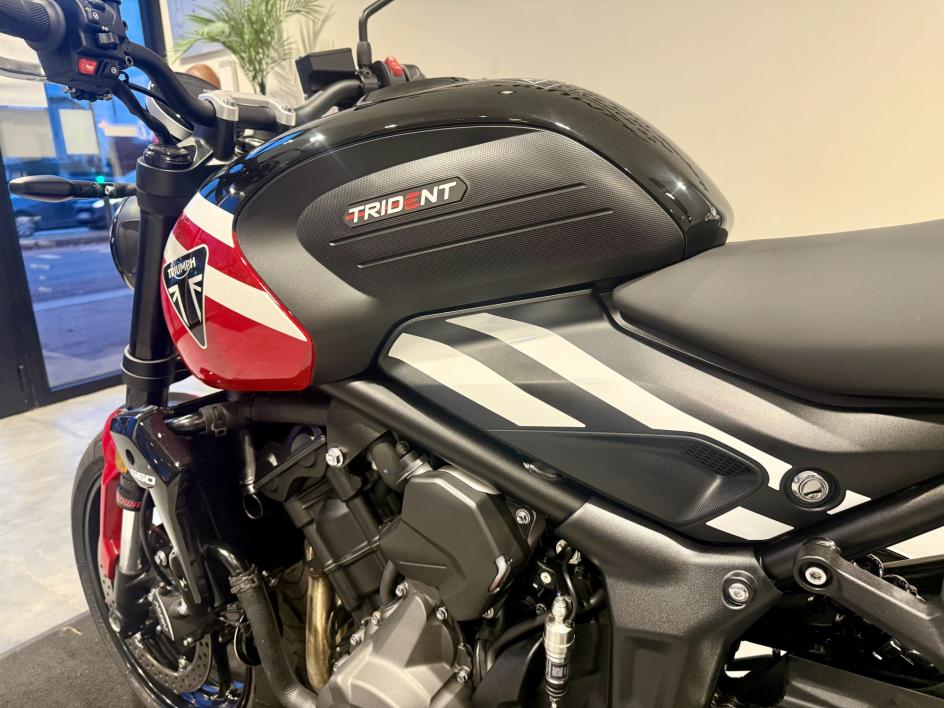 TRIUMPH TRIDENT 660