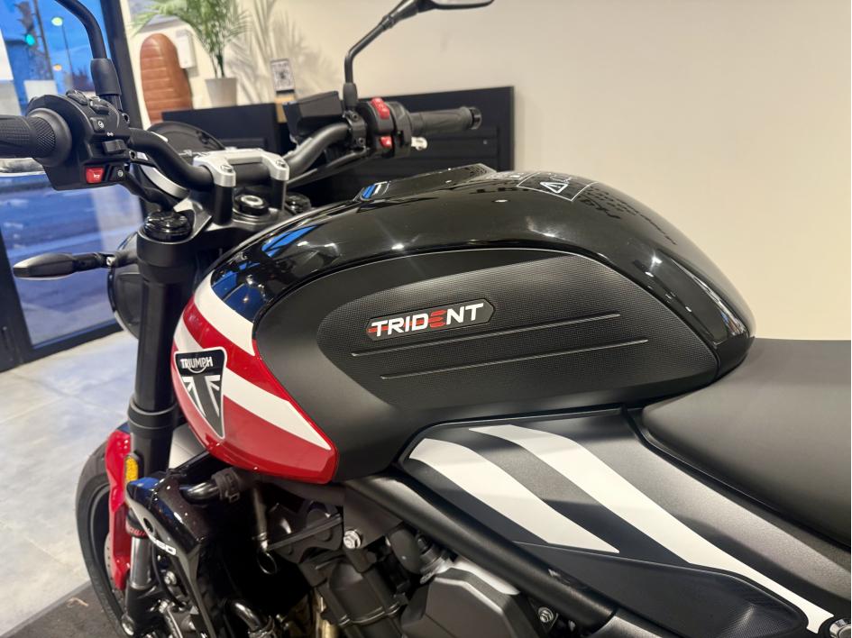 TRIUMPH TRIDENT 660