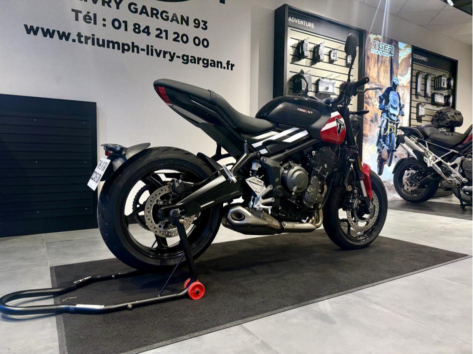 TRIUMPH TRIDENT 660