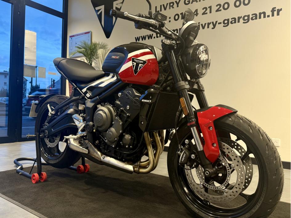 TRIUMPH TRIDENT 660