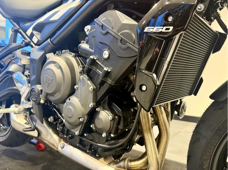 TRIUMPH TRIDENT 660