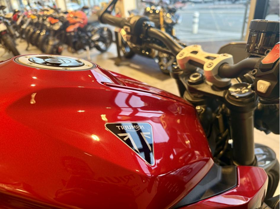 TRIUMPH STREET TRIPLE 765 RS
