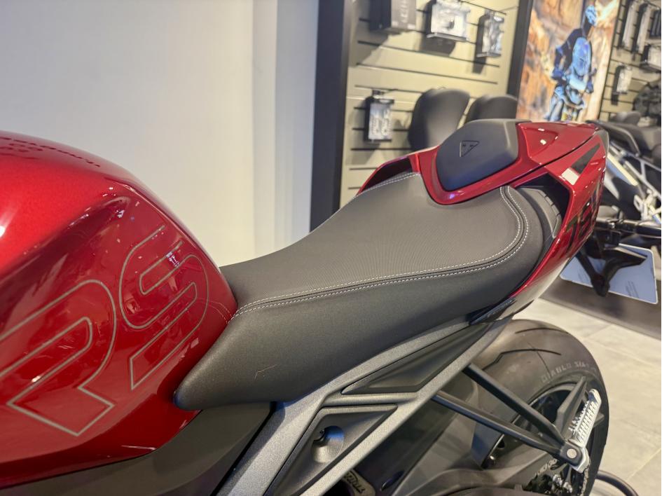 TRIUMPH STREET TRIPLE 765 RS