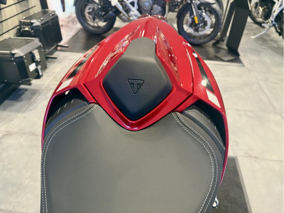 TRIUMPH STREET TRIPLE 765 RS