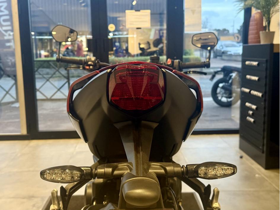 TRIUMPH STREET TRIPLE 765 RS