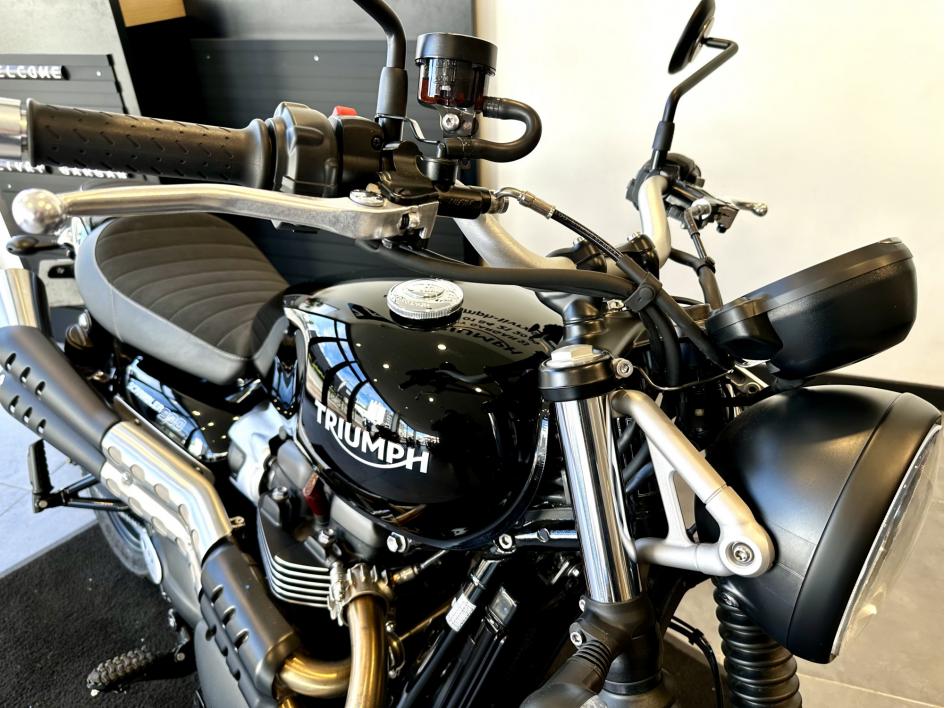 TRIUMPH SCRAMBLER 900