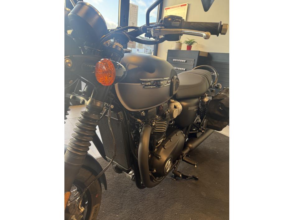 Triumph Bonneville T120 Black – 2022 – 7 070 km