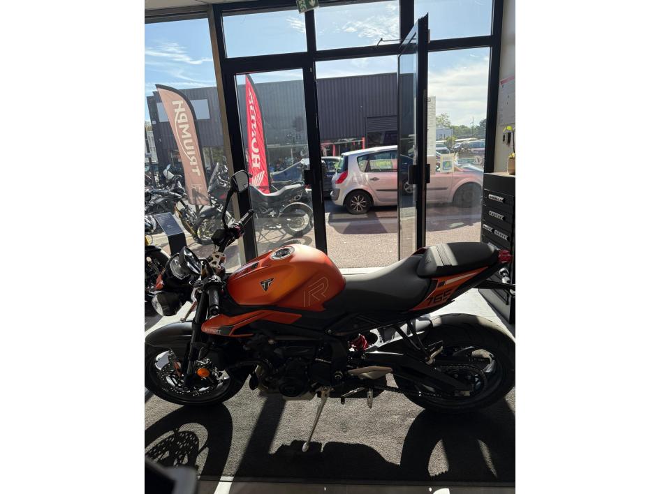 Triumph Street Triple 765 R – Matt Baja Orange – 2025 – 1ère main