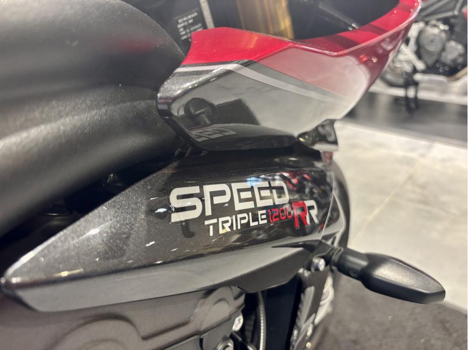 TRIUMPH SPEED TRIPLE 1200 RR