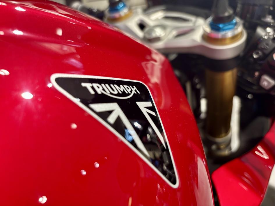 TRIUMPH SPEED TRIPLE 1200 RR