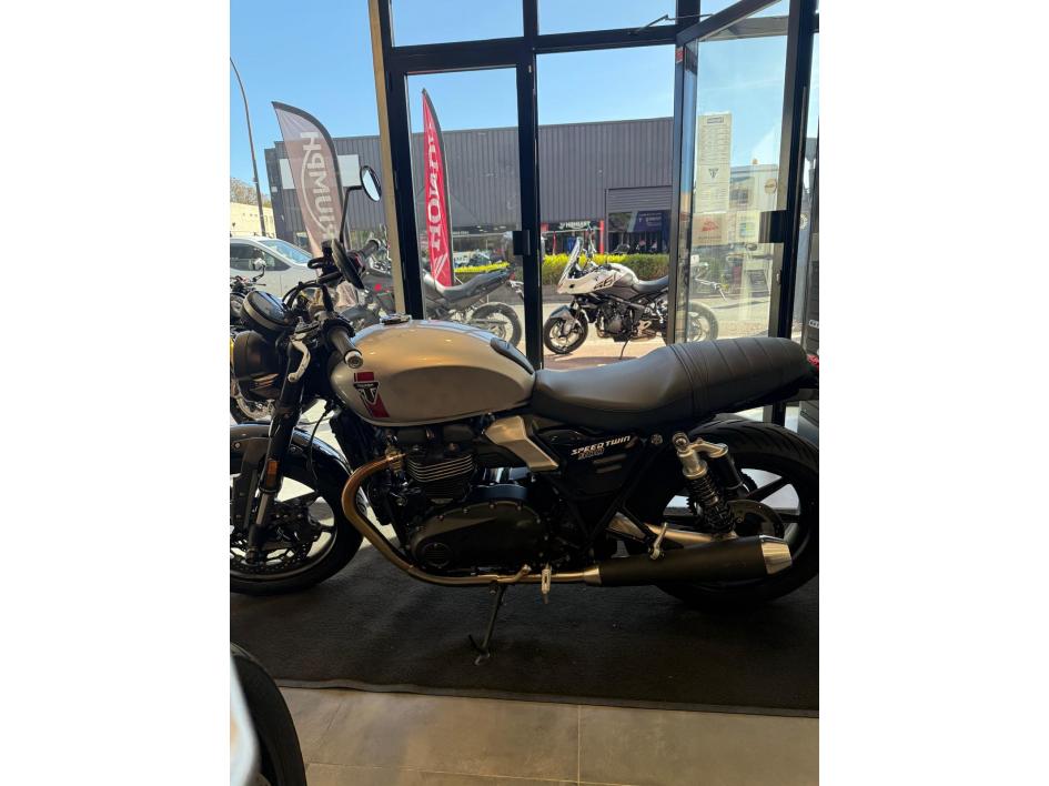 TRIUMPH SPEED TWIN 900