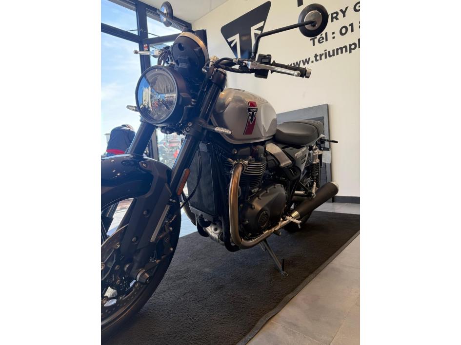 TRIUMPH SPEED TWIN 900