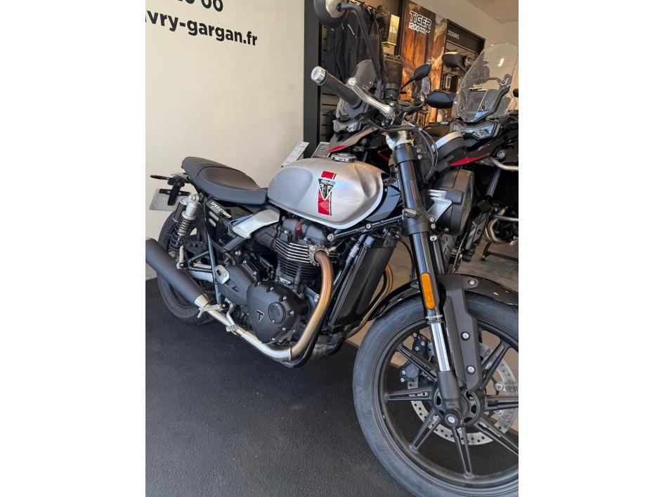 TRIUMPH SPEED TWIN 900
