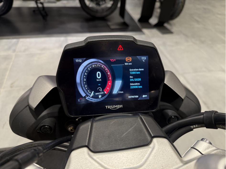 TRIUMPH SPEED TRIPLE 1200 RS