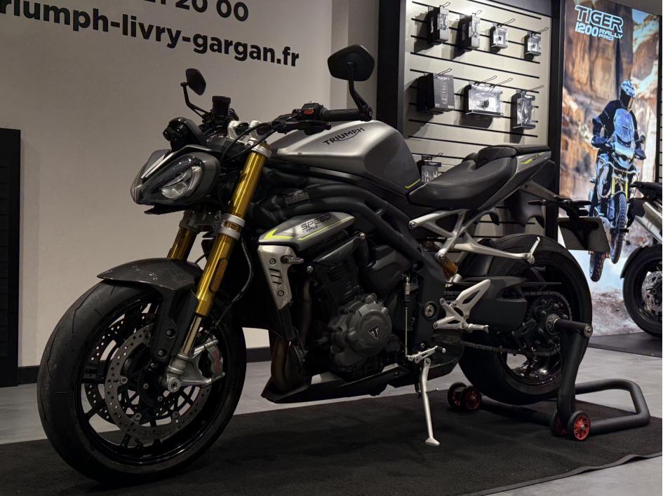 TRIUMPH SPEED TRIPLE 1200 RS