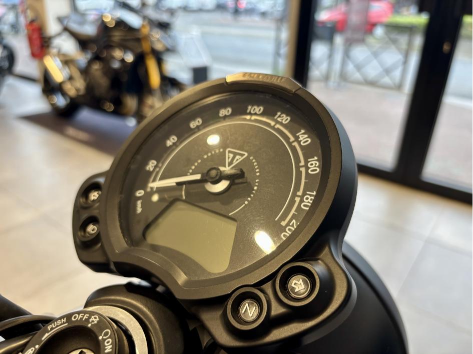 TRIUMPH SCRAMBLER 900